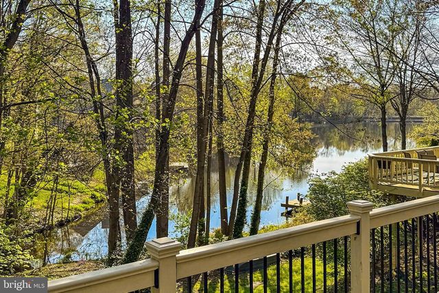 1563 HARPERS COVE LN, Reston, VA 20194