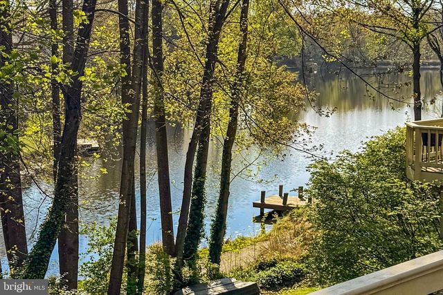 1563 HARPERS COVE LN, Reston, VA 20194