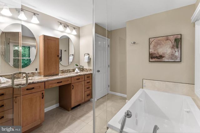 1563 HARPERS COVE LN, Reston, VA 20194