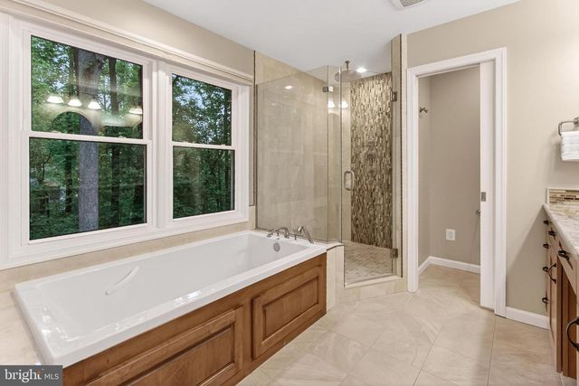 1563 HARPERS COVE LN, Reston, VA 20194