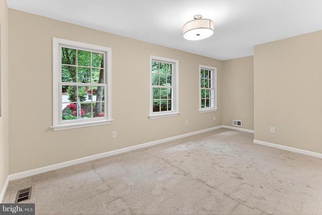 1563 HARPERS COVE LN, Reston, VA 20194