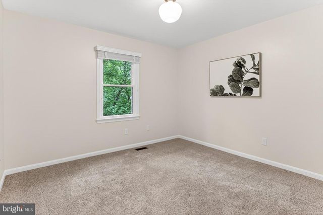 1563 HARPERS COVE LN, Reston, VA 20194