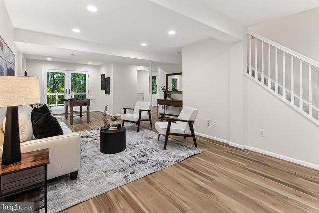 1563 HARPERS COVE LN, Reston, VA 20194