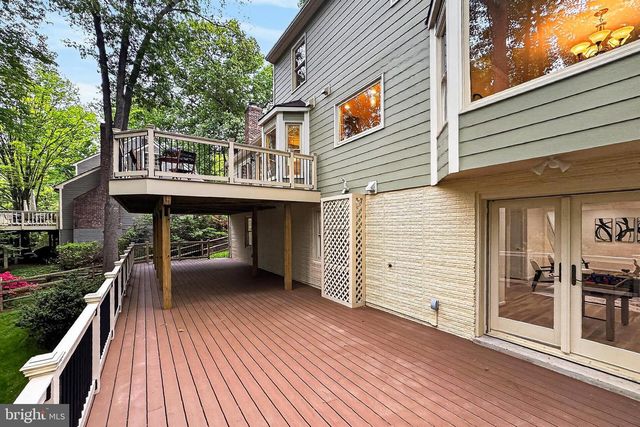 1563 HARPERS COVE LN, Reston, VA 20194