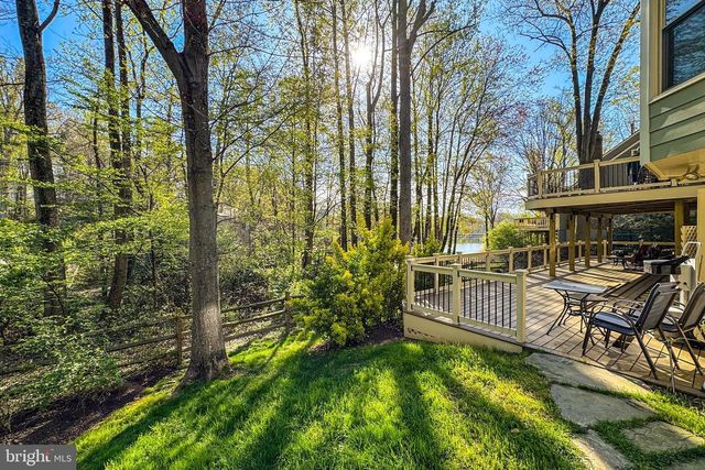 1563 HARPERS COVE LN, Reston, VA 20194