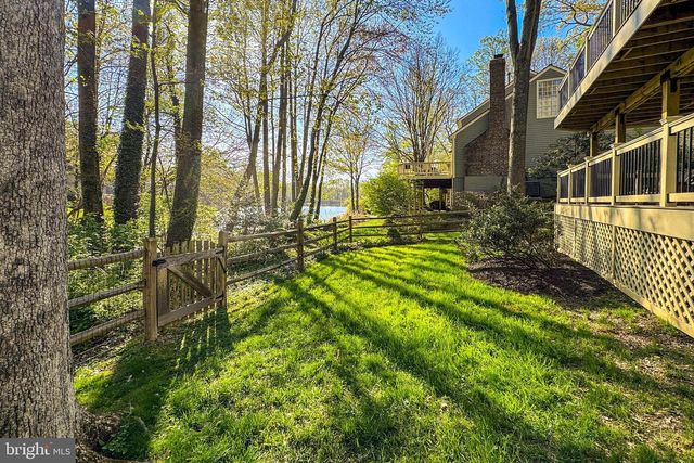 1563 HARPERS COVE LN, Reston, VA 20194