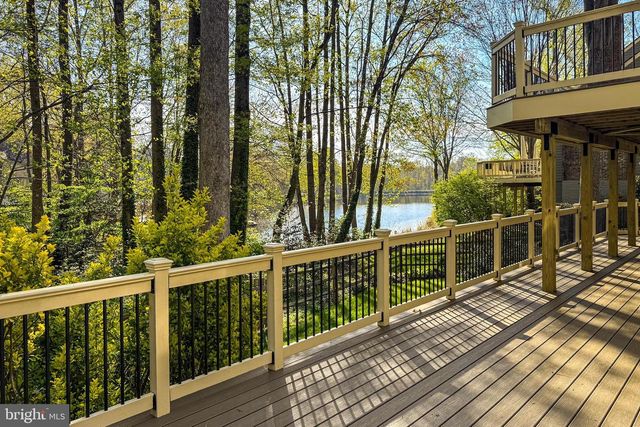 1563 HARPERS COVE LN, Reston, VA 20194