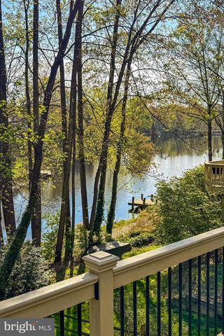 1563 HARPERS COVE LN, Reston, VA 20194