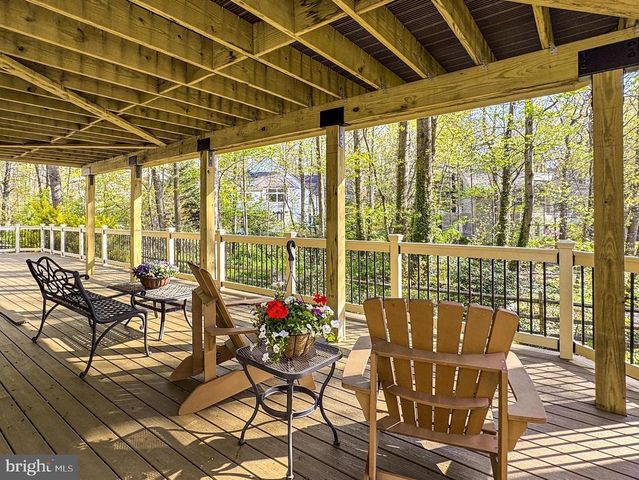 1563 HARPERS COVE LN, Reston, VA 20194
