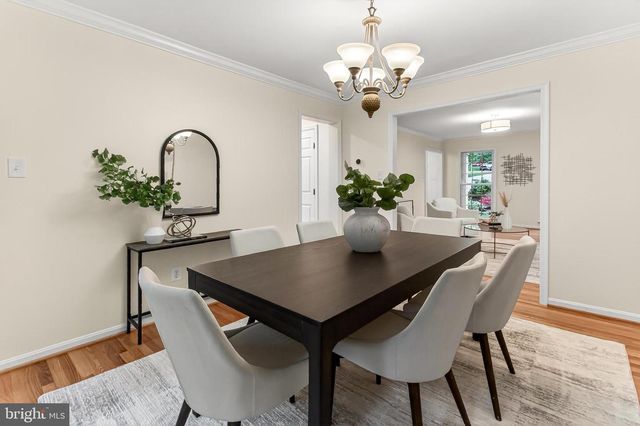 1563 HARPERS COVE LN, Reston, VA 20194