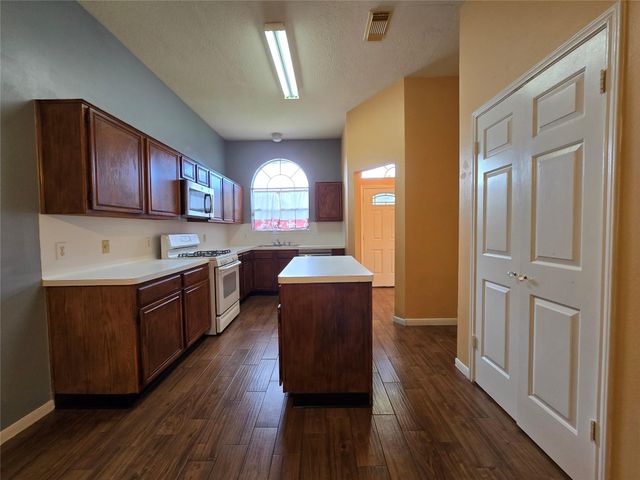 8927 Diamond Lake Lane, Houston, TX 77083