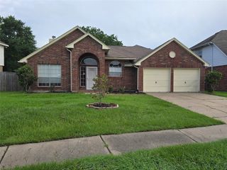 8927 Diamond Lake Lane, Houston, TX 77083