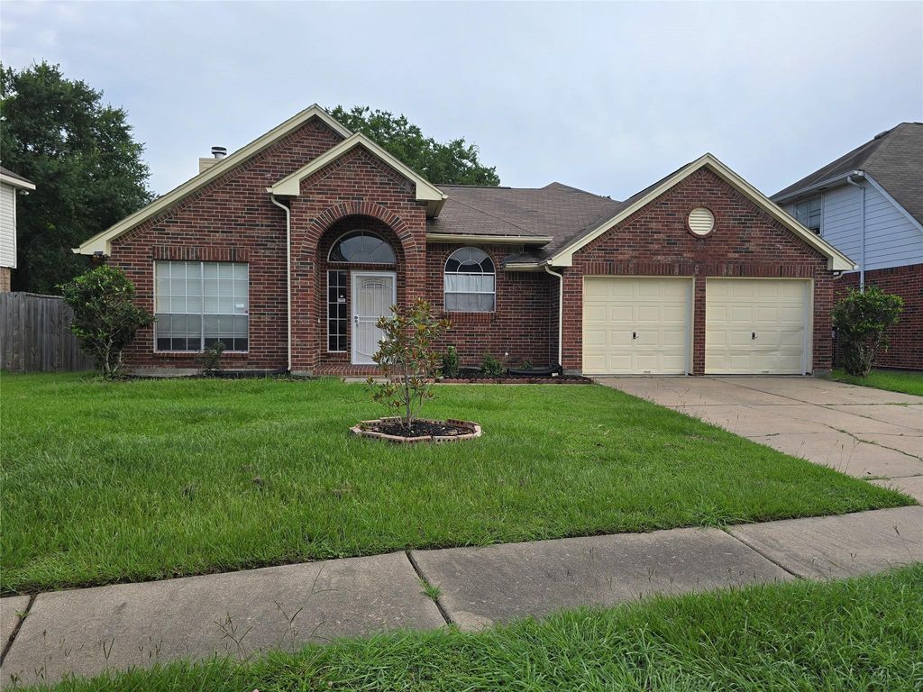 8927 Diamond Lake Lane, Houston, TX 77083