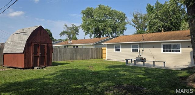 96 Briarhaven Drive, Granite City, IL 62040