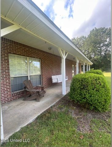 11 Olie Walker Road, Perkinston, MS 39573