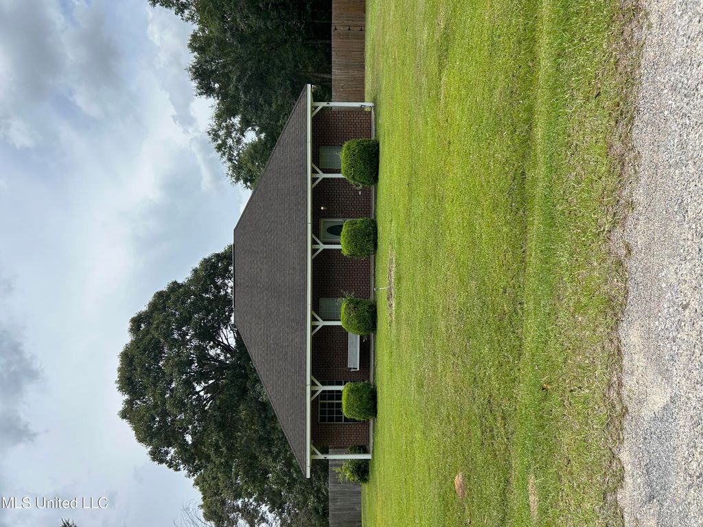 11 Olie Walker Road, Perkinston, MS 39573