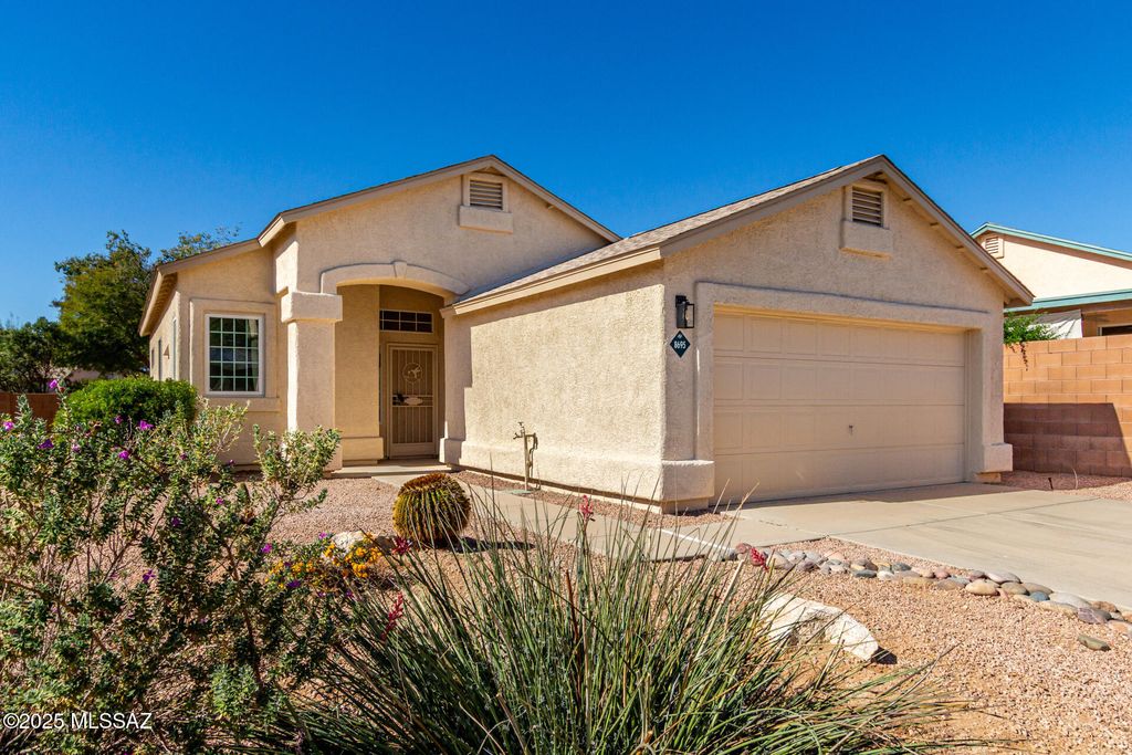 8695 N Sunnyvale Drive, Tucson, AZ 85742