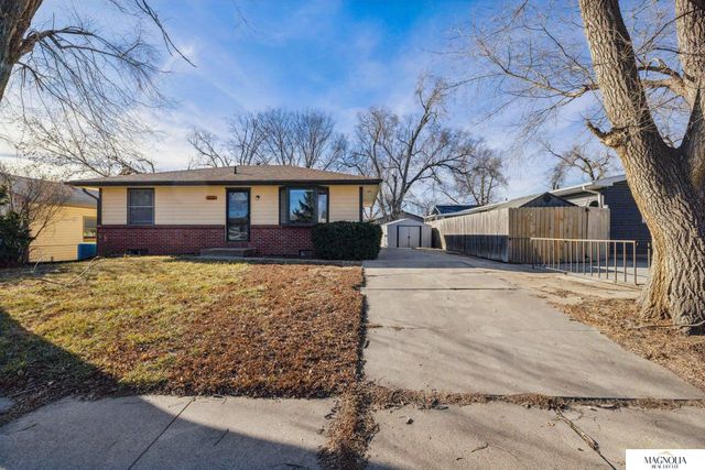 437 NW 16 Street, Lincoln, NE 68528
