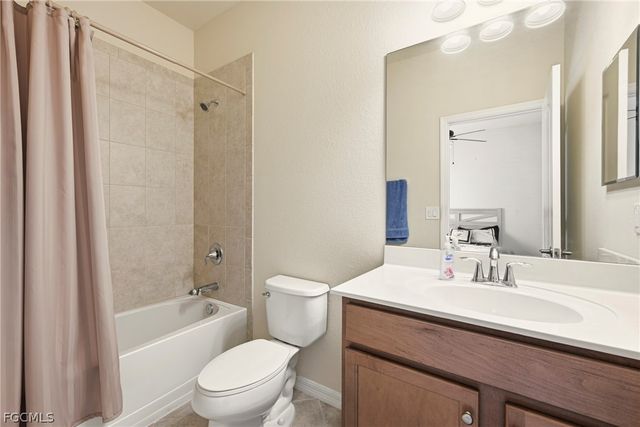 11422 Icarus CIR, Lehigh Acres, FL 33971