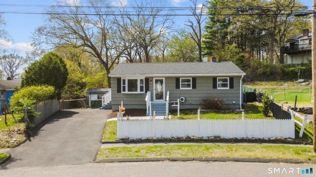 5 Elaine Drive, Ansonia, CT 06401