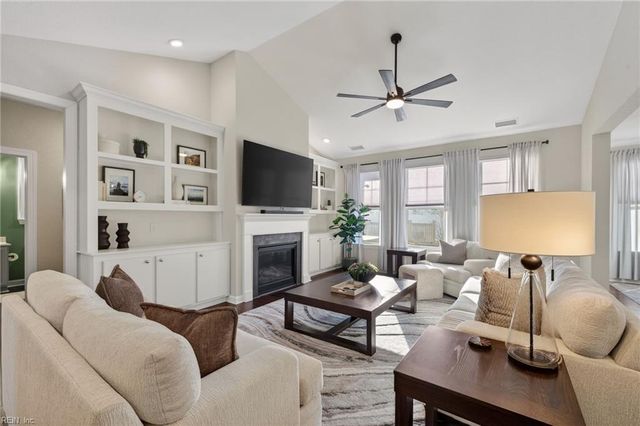 1825 Carrera RDG, Chesapeake, VA 23320