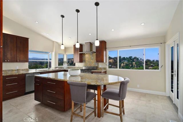 5247 Calatrana, Woodland Hills, CA 91364
