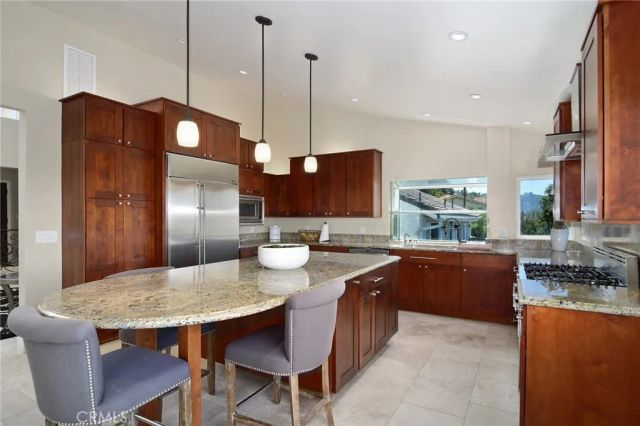 5247 Calatrana, Woodland Hills, CA 91364