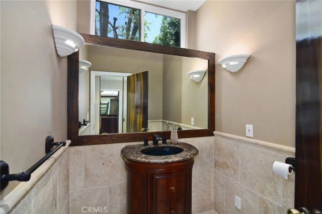 5247 Calatrana, Woodland Hills, CA 91364