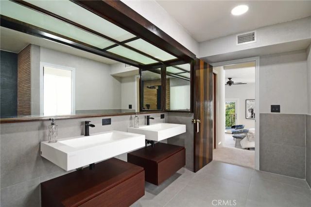 5247 Calatrana, Woodland Hills, CA 91364