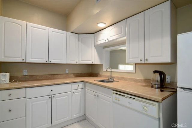 5247 Calatrana, Woodland Hills, CA 91364