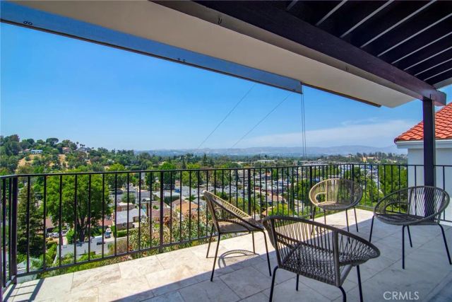 5247 Calatrana, Woodland Hills, CA 91364
