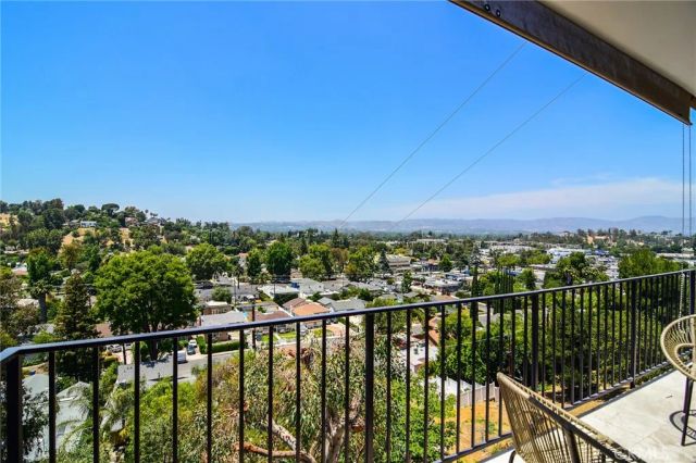 5247 Calatrana, Woodland Hills, CA 91364