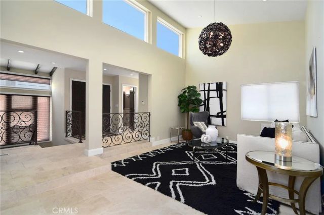5247 Calatrana, Woodland Hills, CA 91364