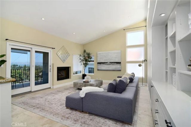 5247 Calatrana, Woodland Hills, CA 91364