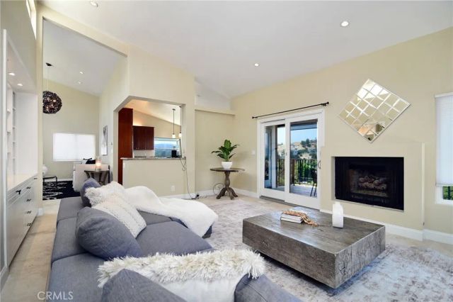 5247 Calatrana, Woodland Hills, CA 91364