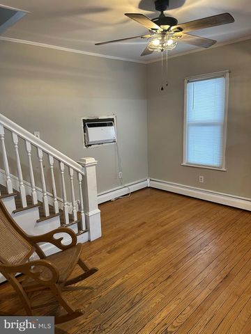 142 BROAD ST, Milroy, PA 17063