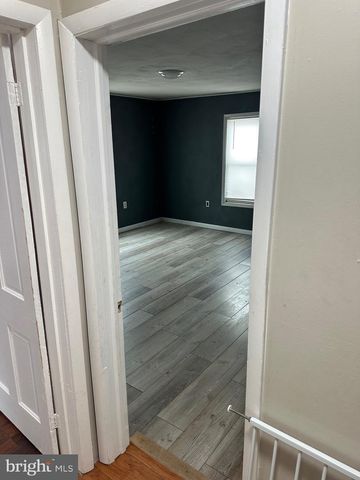 142 BROAD ST, Milroy, PA 17063