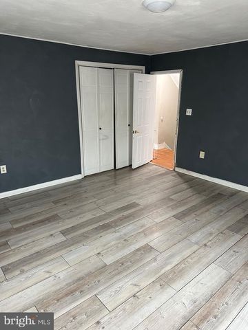 142 BROAD ST, Milroy, PA 17063