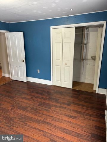 142 BROAD ST, Milroy, PA 17063