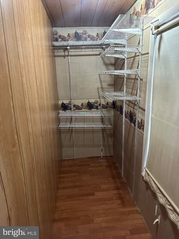 142 BROAD ST, Milroy, PA 17063