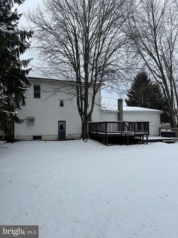 142 BROAD ST, Milroy, PA 17063