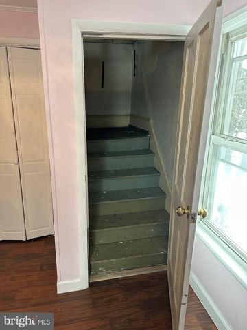 142 BROAD ST, Milroy, PA 17063