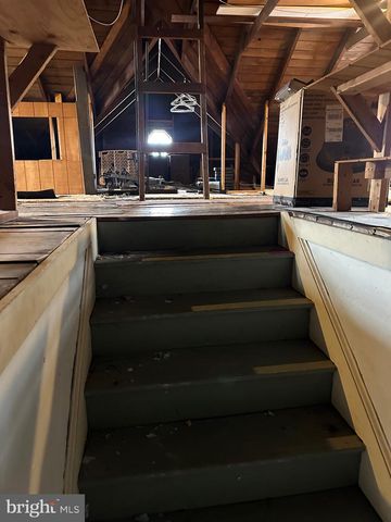 142 BROAD ST, Milroy, PA 17063