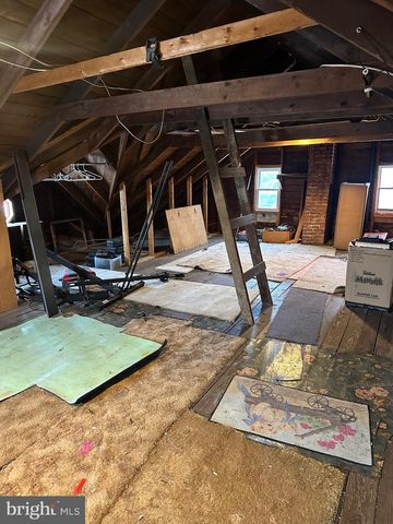 142 BROAD ST, Milroy, PA 17063