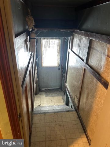 142 BROAD ST, Milroy, PA 17063