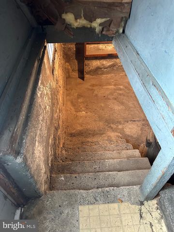 142 BROAD ST, Milroy, PA 17063