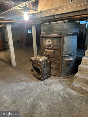 142 BROAD ST, Milroy, PA 17063