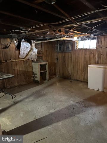 142 BROAD ST, Milroy, PA 17063