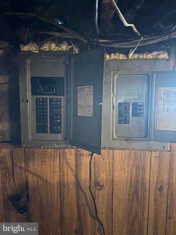 142 BROAD ST, Milroy, PA 17063