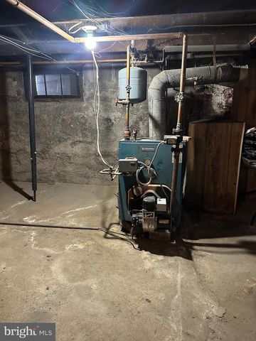 142 BROAD ST, Milroy, PA 17063